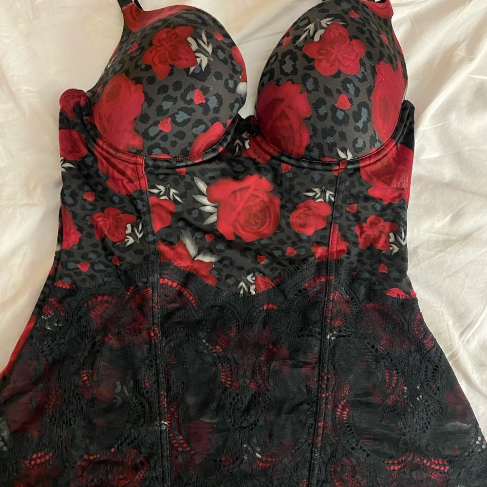 Flexees by Maidenform.  Bra and Shapewear